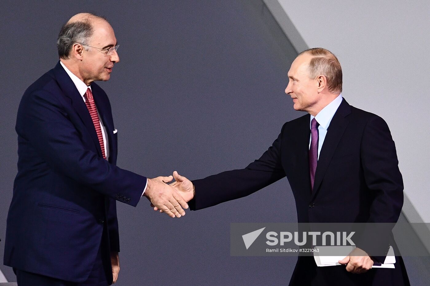 Vladimir Putin attends plenary session of “Russia Calling” Investment Forum