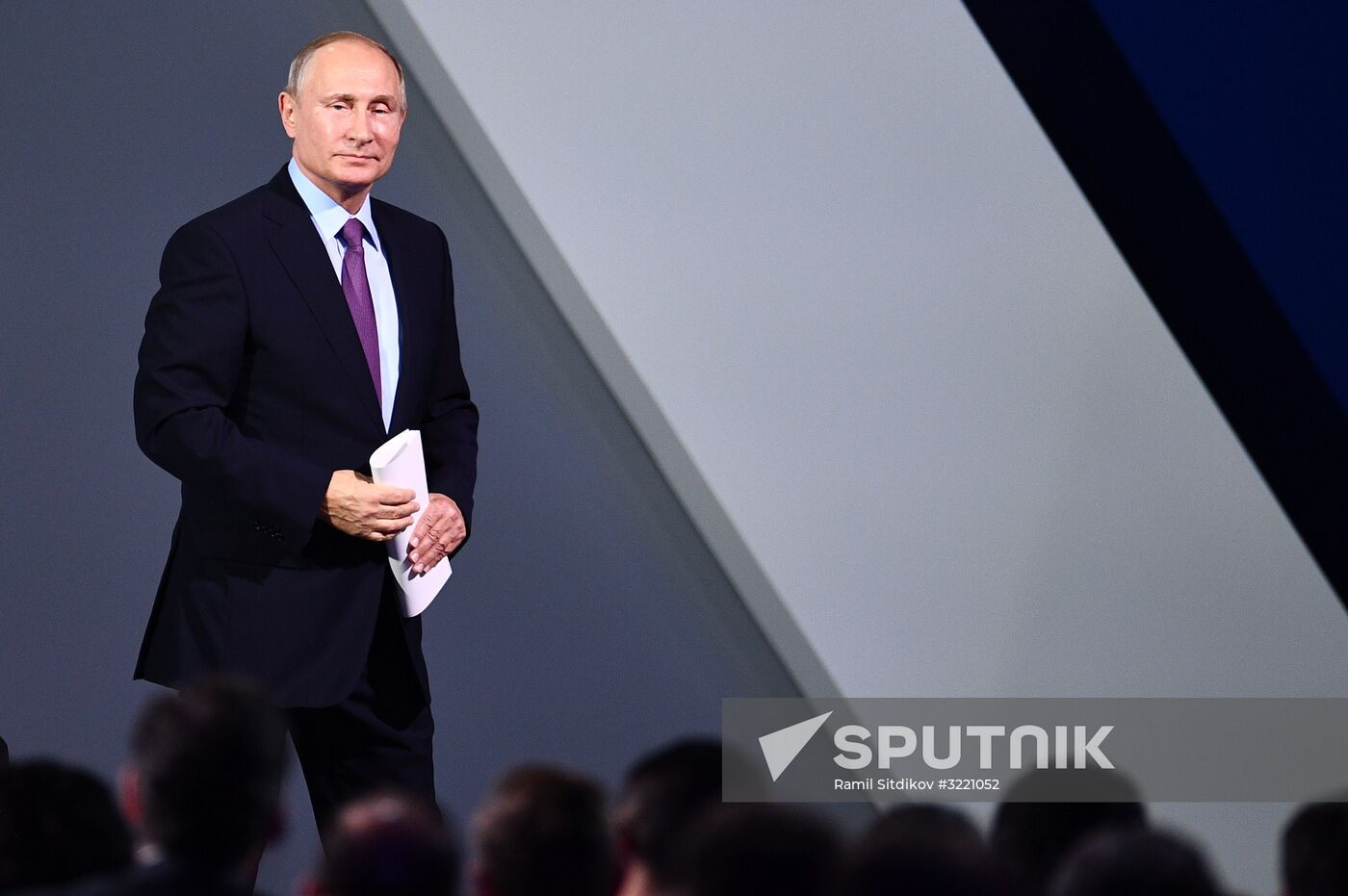 Vladimir Putin attends plenary session of “Russia Calling” Investment Forum
