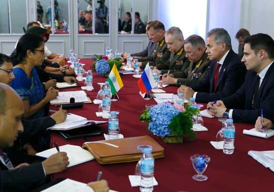 Russian Defense Minister Shoigu visits Philippines