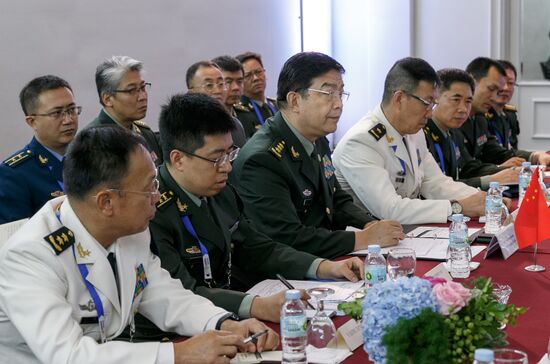 Russian Defense Minister Shoigu visits Philippines