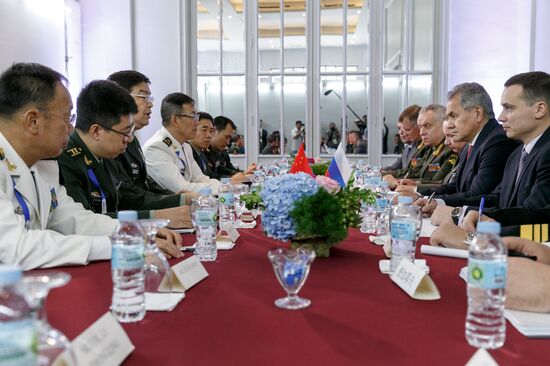 Russian Defense Minister Shoigu visits Philippines