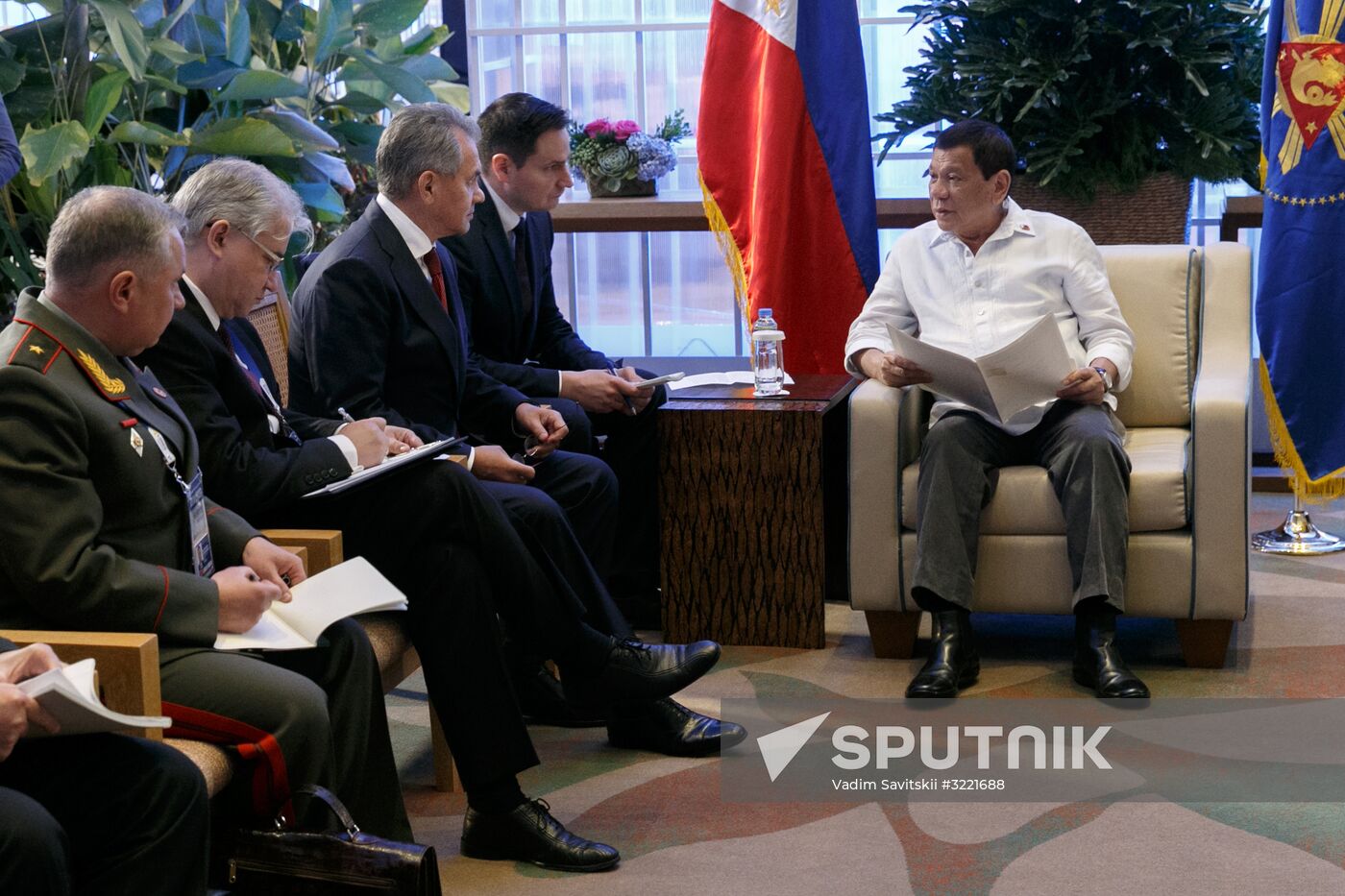 Russian Defense Minister Shoigu visits Philippines
