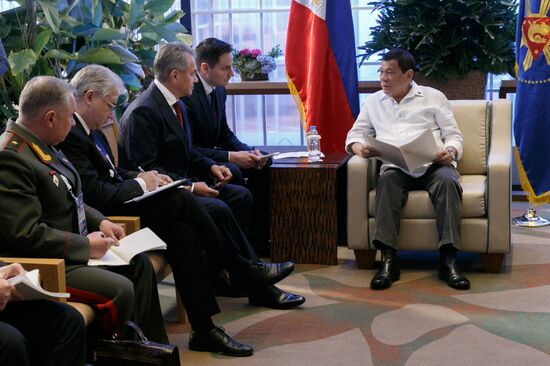 Russian Defense Minister Shoigu visits Philippines