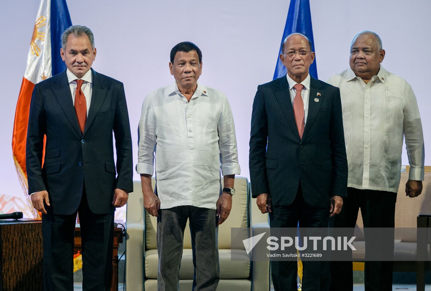 Russian Defense Minister Shoigu visits Philippines
