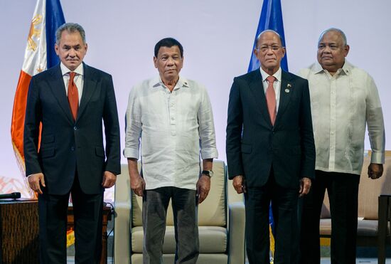 Russian Defense Minister Shoigu visits Philippines