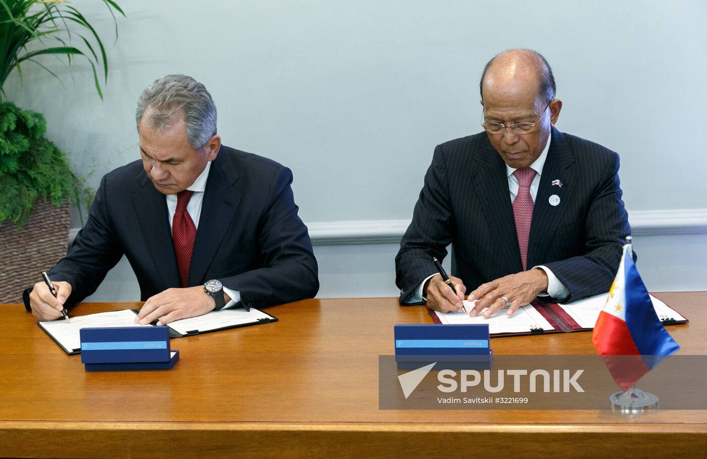 Russian Defense Minister Shoigu visits Philippines