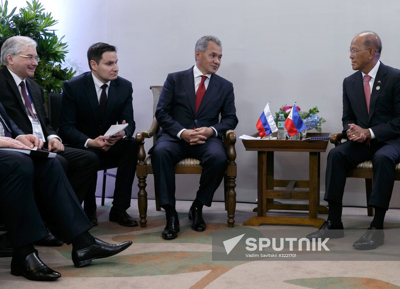Russian Defense Minister Shoigu visits Philippines