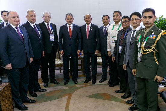 Russian Defense Minister Shoigu visits Philippines
