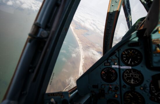 Sukhoi Su-UB crew training in Krasnodar Territory