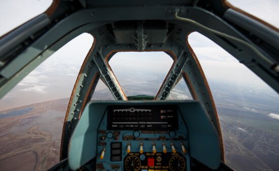 Sukhoi Su-UB crew training in Krasnodar Territory
