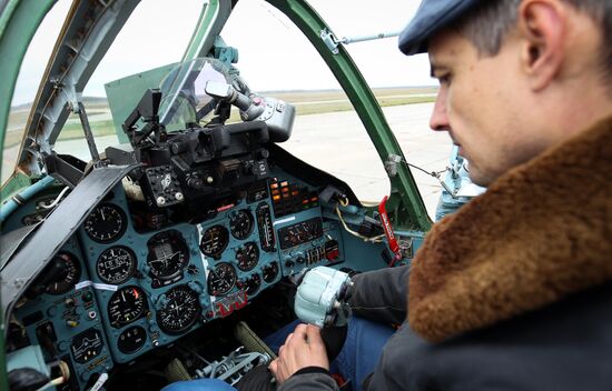 Sukhoi Su-UB crew training in Krasnodar Territory