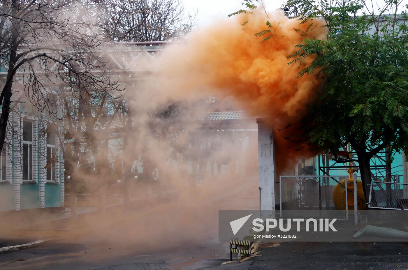 Emergencies Ministry exercise in Donetsk