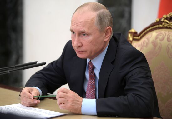 President Vladimir Putin holds meeting with Government members