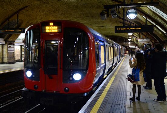 Themed train The Heart of Russia is launched in London tube