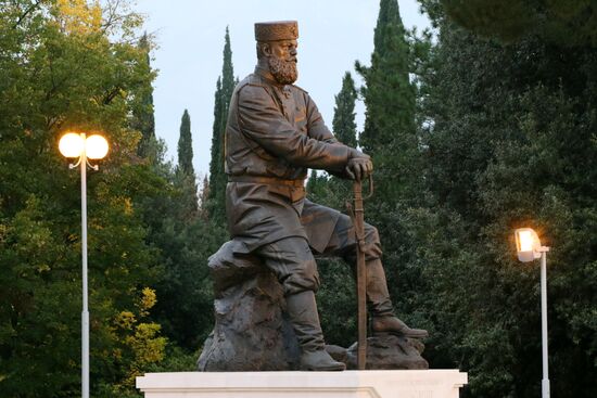 Monument to Alexander III in Livadia