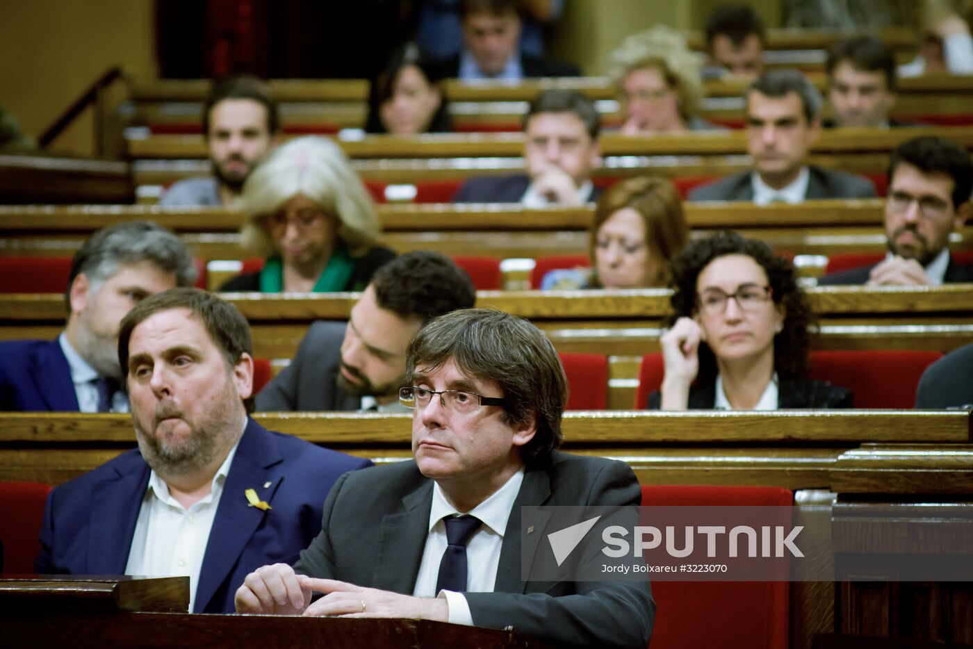 Catalan Parliament disusses response measures to Madrid's actions