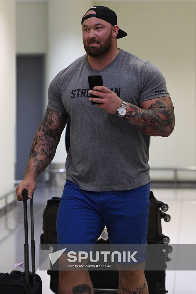 Game of Thrones star Hafthor Bjornsson welcomed at Sheremetyevo Airport