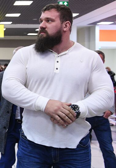 Game of Thrones star Hafthor Bjornsson welcomed at Sheremetyevo Airport