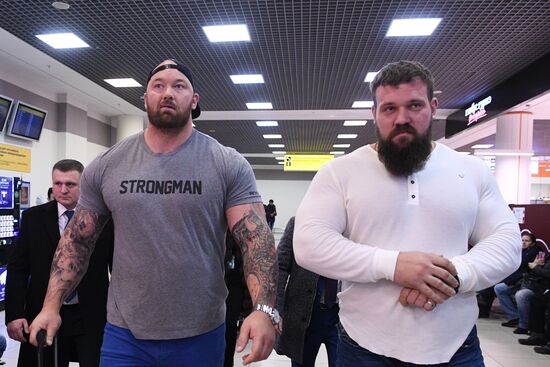 Game of Thrones star Hafthor Bjornsson welcomed at Sheremetyevo Airport