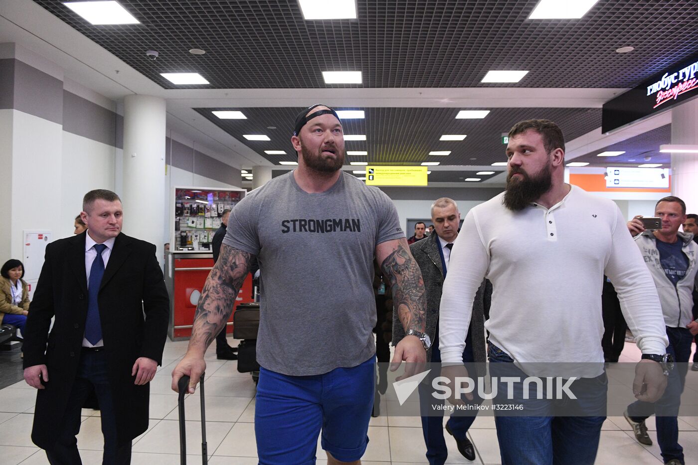 Game of Thrones star Hafthor Bjornsson welcomed at Sheremetyevo Airport