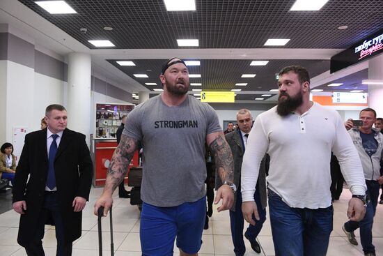 Game of Thrones star Hafthor Bjornsson welcomed at Sheremetyevo Airport