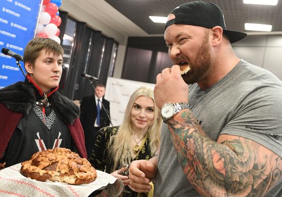 Game of Thrones star Hafthor Bjornsson welcomed at Sheremetyevo Airport