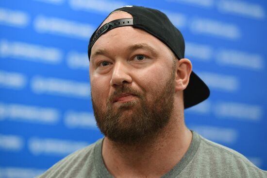 Game of Thrones star Hafthor Bjornsson welcomed at Sheremetyevo Airport