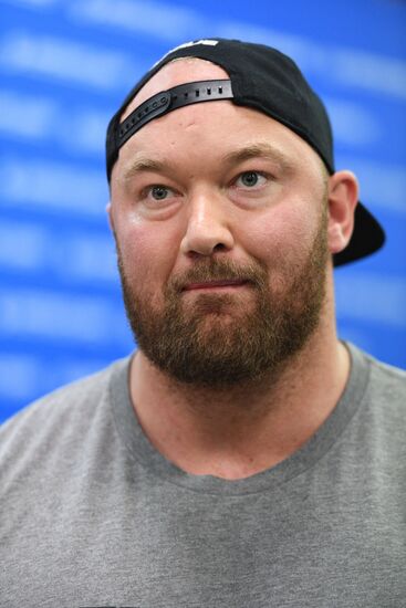Game of Thrones star Hafthor Bjornsson welcomed at Sheremetyevo Airport