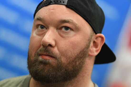 Game of Thrones star Hafthor Bjornsson welcomed at Sheremetyevo Airport