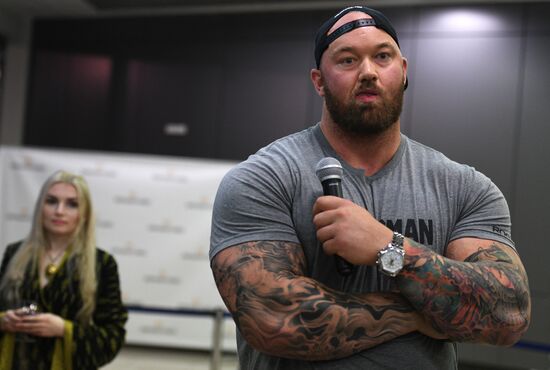 Game of Thrones star Hafthor Bjornsson welcomed at Sheremetyevo Airport