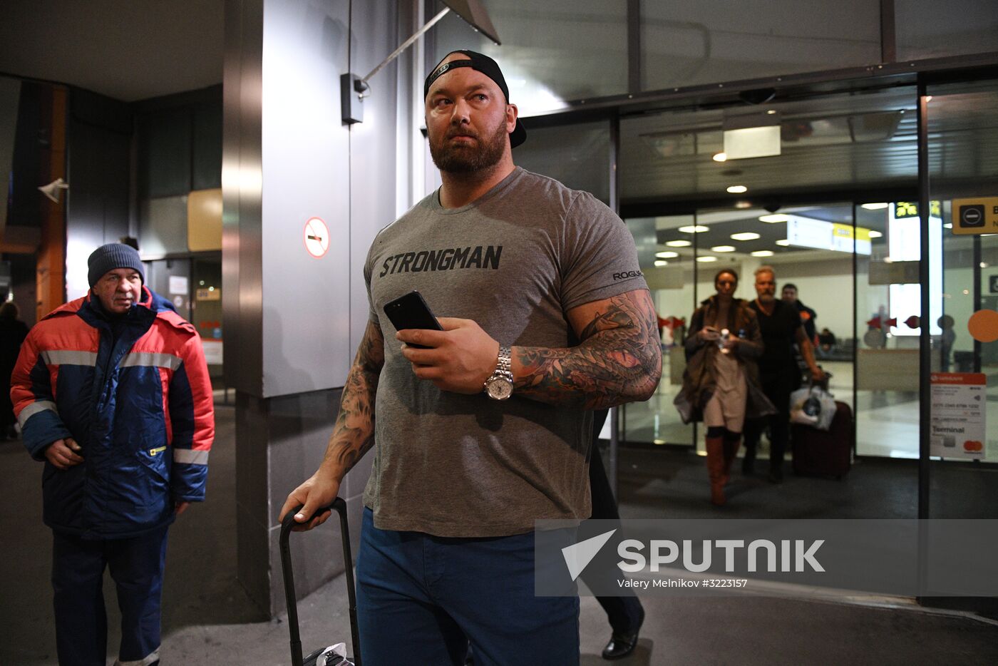 Game of Thrones star Hafthor Bjornsson welcomed at Sheremetyevo Airport