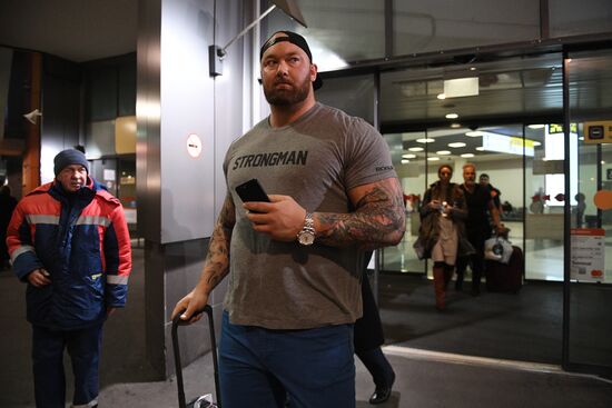 Game of Thrones star Hafthor Bjornsson welcomed at Sheremetyevo Airport
