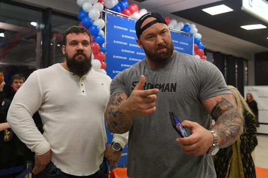 Game of Thrones star Hafthor Bjornsson welcomed at Sheremetyevo Airport