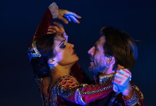 Ilya Averbukh's ice show "Romeo and Juliet" premieres in Moscow