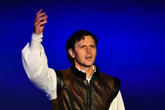 Ilya Averbukh's ice show "Romeo and Juliet" premieres in Moscow