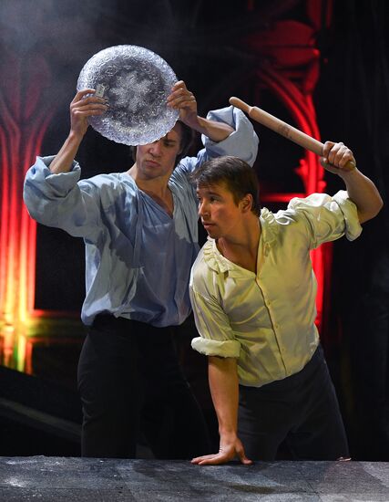 Ilya Averbukh's ice show "Romeo and Juliet" premieres in Moscow