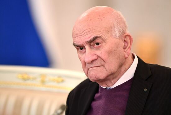 President Vladimir Putin meets with members of Presidential Council for Civil Society and Human Rights
