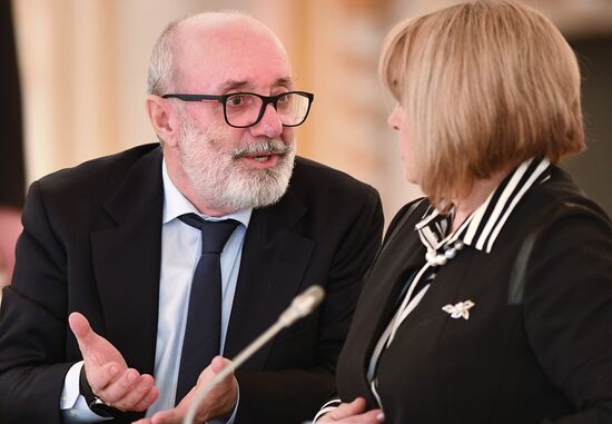 President Vladimir Putin meets with members of Presidential Council for Civil Society and Human Rights