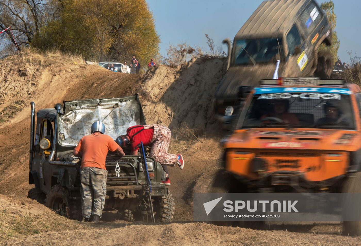 Kyrgyzstan hosts SUV race