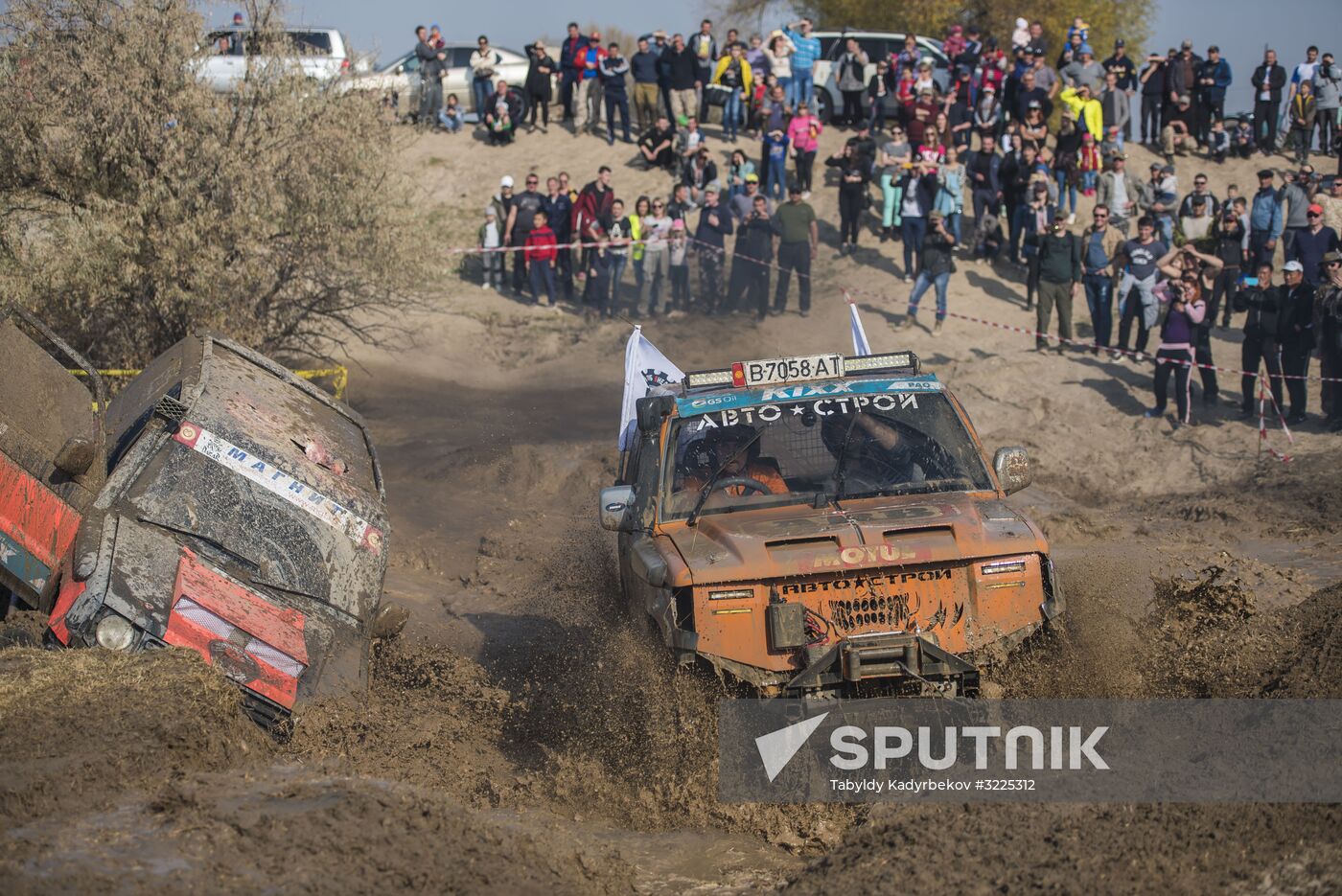 Kyrgyzstan hosts SUV race