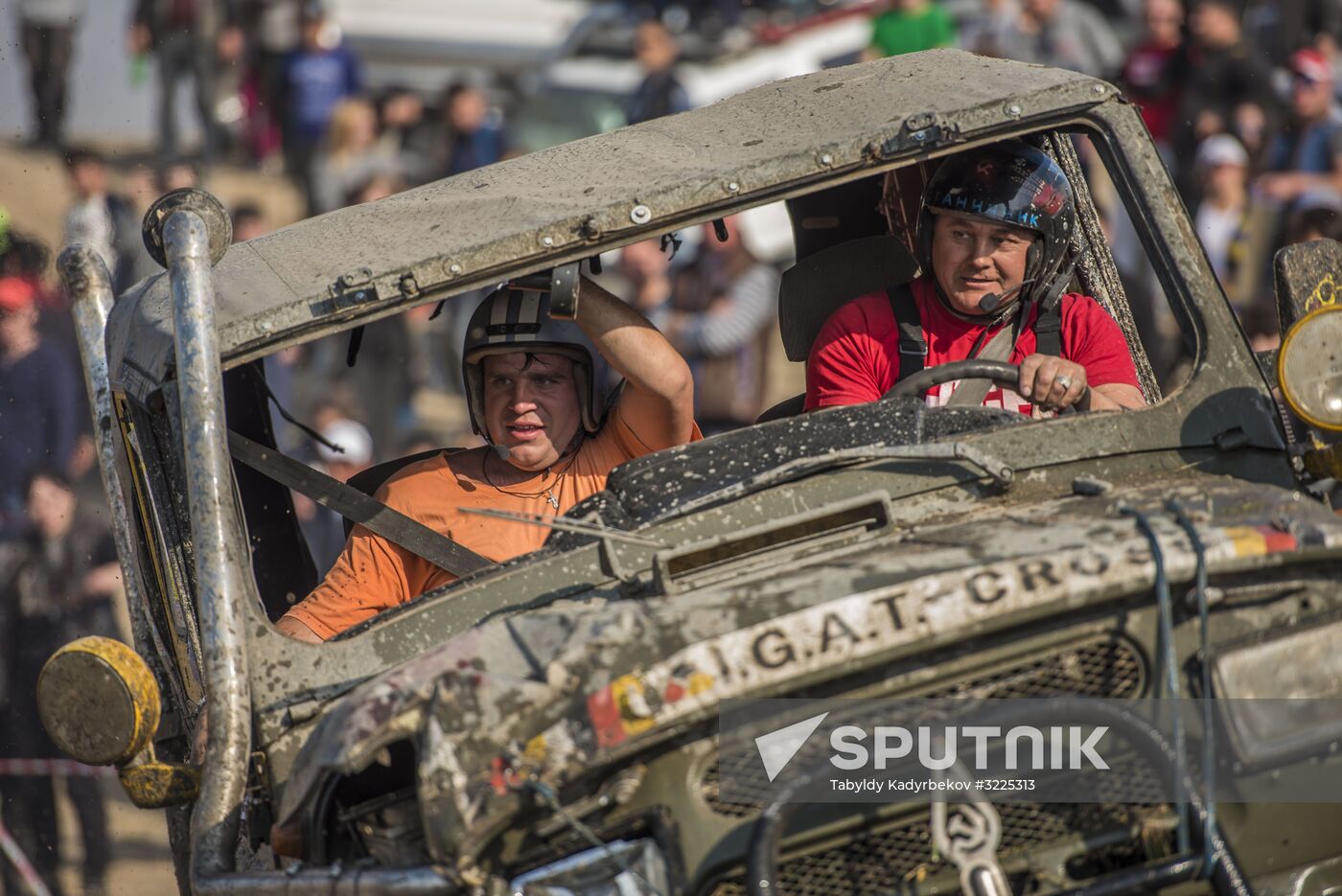 Kyrgyzstan hosts SUV race