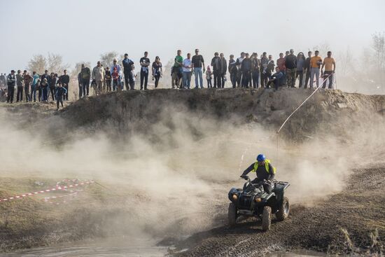 Kyrgyzstan hosts SUV race