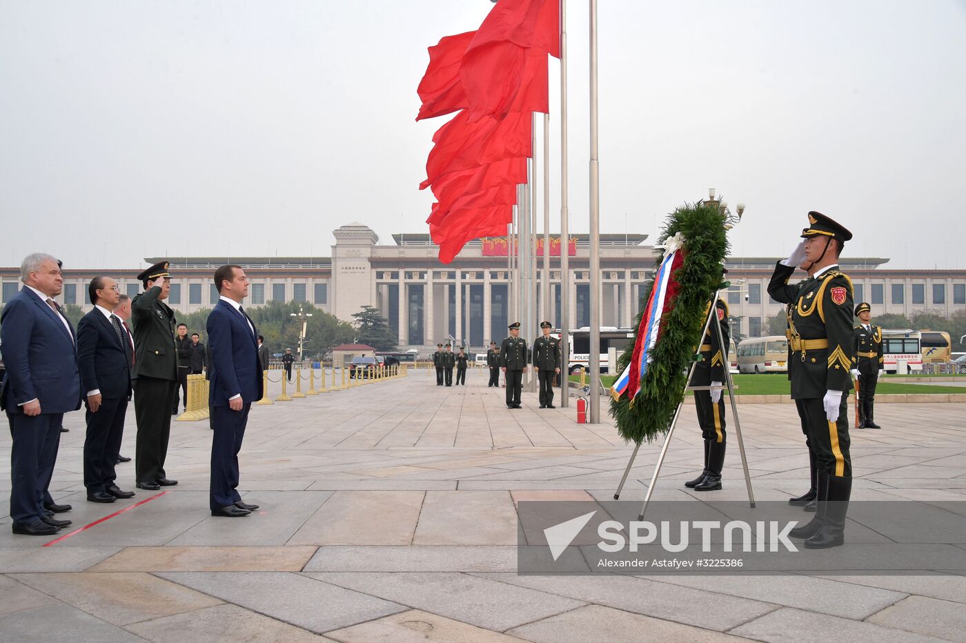 Russian PM Dmitry Medvedev visits People's Republic of China