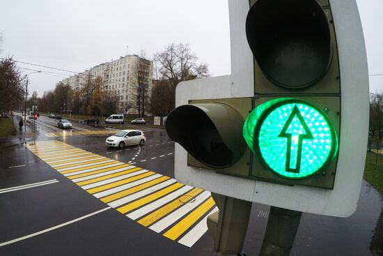 Traffic light installed as part of Russian-Japanese traffic light system introduction project