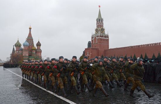 Rehearsal of march to mark 76th anniversary of 1941 parade