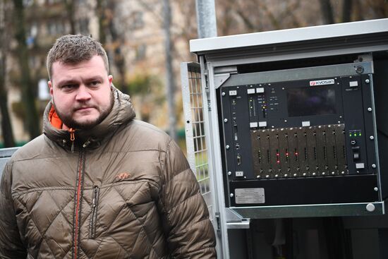 Traffic light installed as part of Russian-Japanese traffic light system introduction project