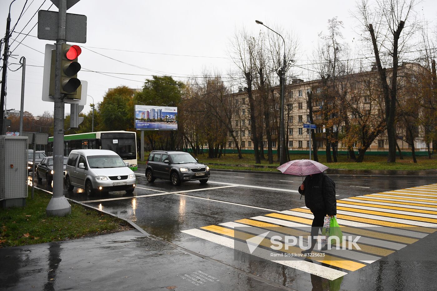 Traffic light installed as part of Russian-Japanese traffic light system introduction project
