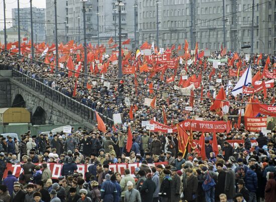 Celebrating 75th anniversary of October Socialist Revolution
