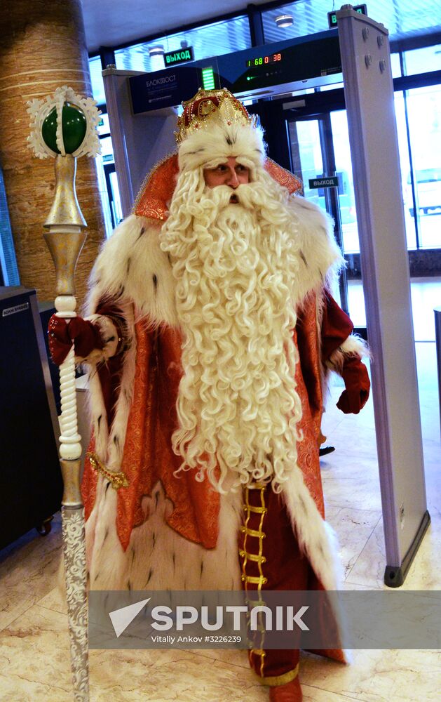 Father Frost from Veliky Ustyug visits Vladivostok
