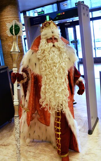 Father Frost from Veliky Ustyug visits Vladivostok